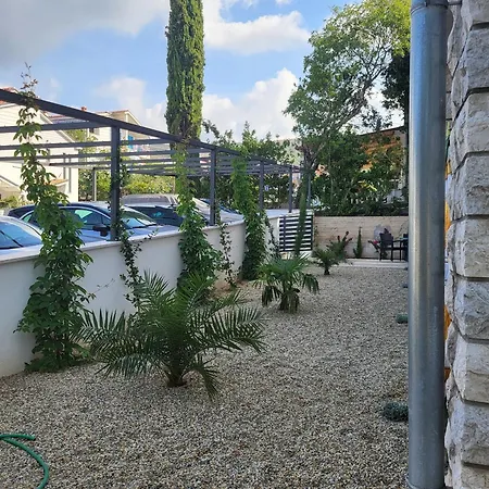 Triple 2379d ゲストハウス 3*