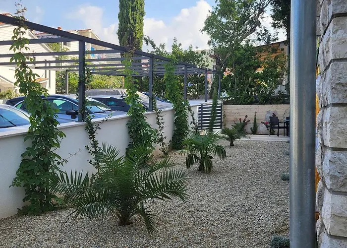 Triple 2379d Affittacamere 3*